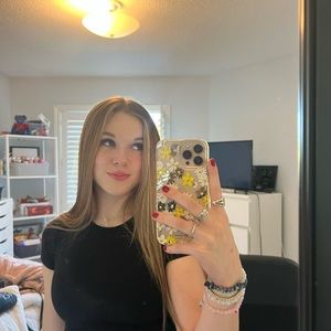 Meet your Posher, Juliana